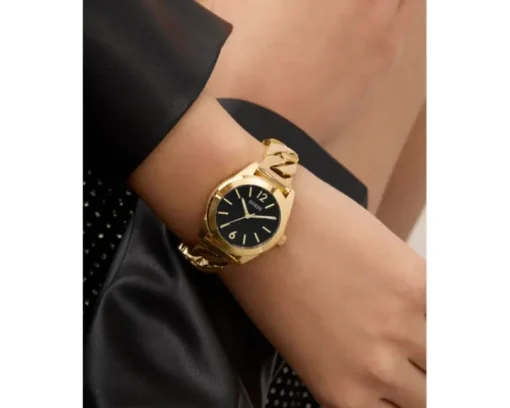 Guess Serena