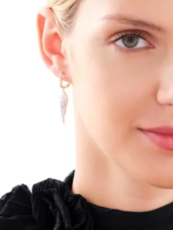 Kolczyki z żółtego złota z diamentami i emalią - kwiaty - 0,008 ct - próba 375