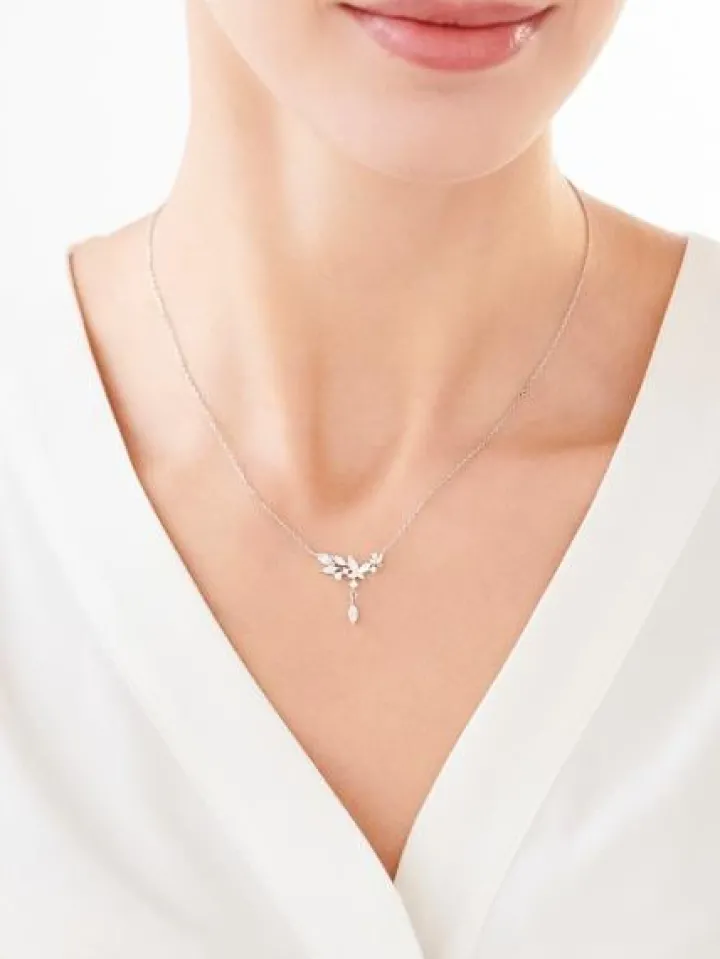 Naszyjnik srebrny z cyrkoniami - motyl