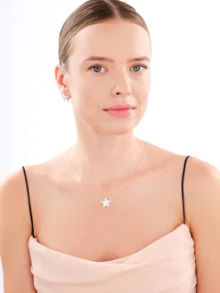 Naszyjnik srebrny z cyrkoniami - gwiazda