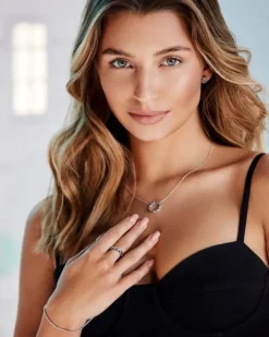 Naszyjnik z białego złota z diamentami i szafirami - próba 585