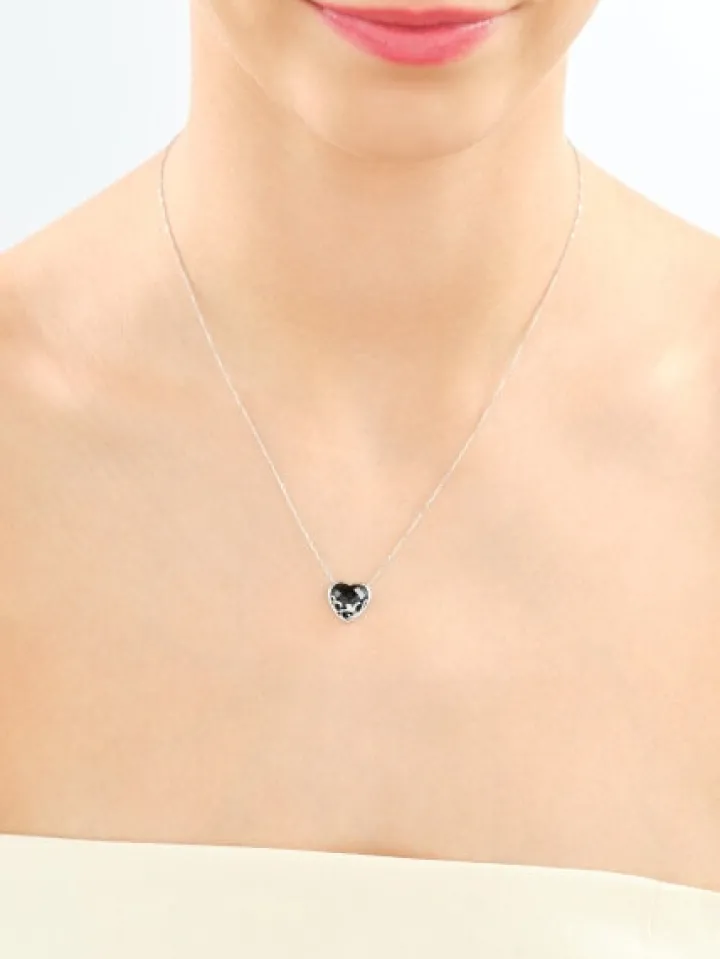 Naszyjnik z białego złota z diamentami i onyksem - serce - próba 585