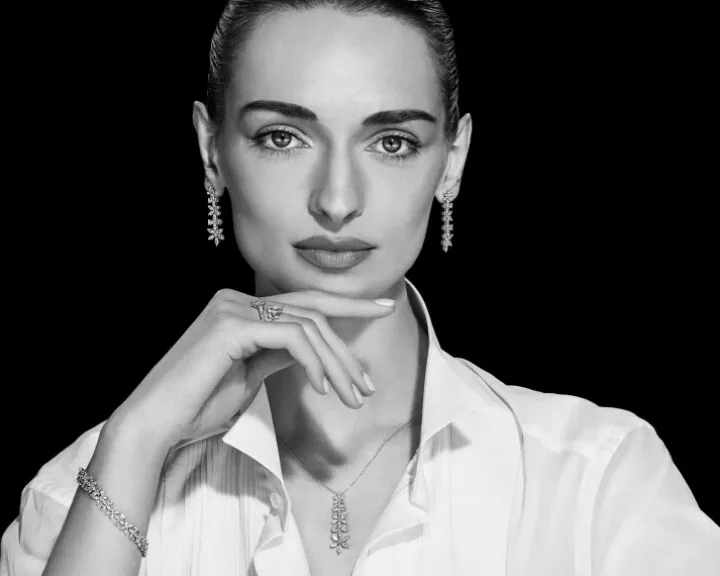 Naszyjnik z białego złota z diamentami - kwiaty - 1,93 ct - próba 750