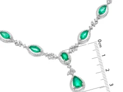 Naszyjnik z białego złota z brylantami i szmaragdami - próba 585