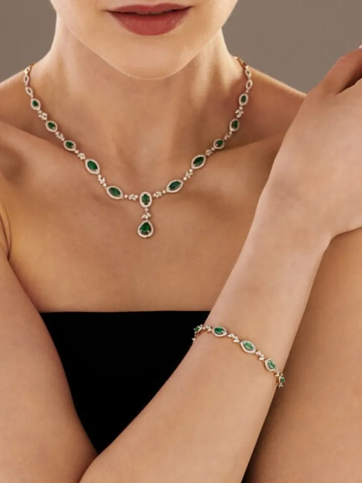 Naszyjnik z żółtego złota z brylantami i szmaragdami - próba 585