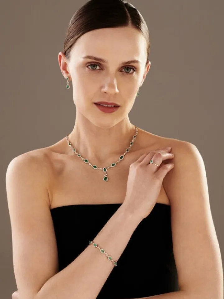 Naszyjnik z żółtego złota z brylantami i szmaragdami - próba 585