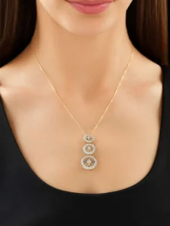 Naszyjnik z żółtego złota z diamentami - rozety - 0,33 ct - próba 585