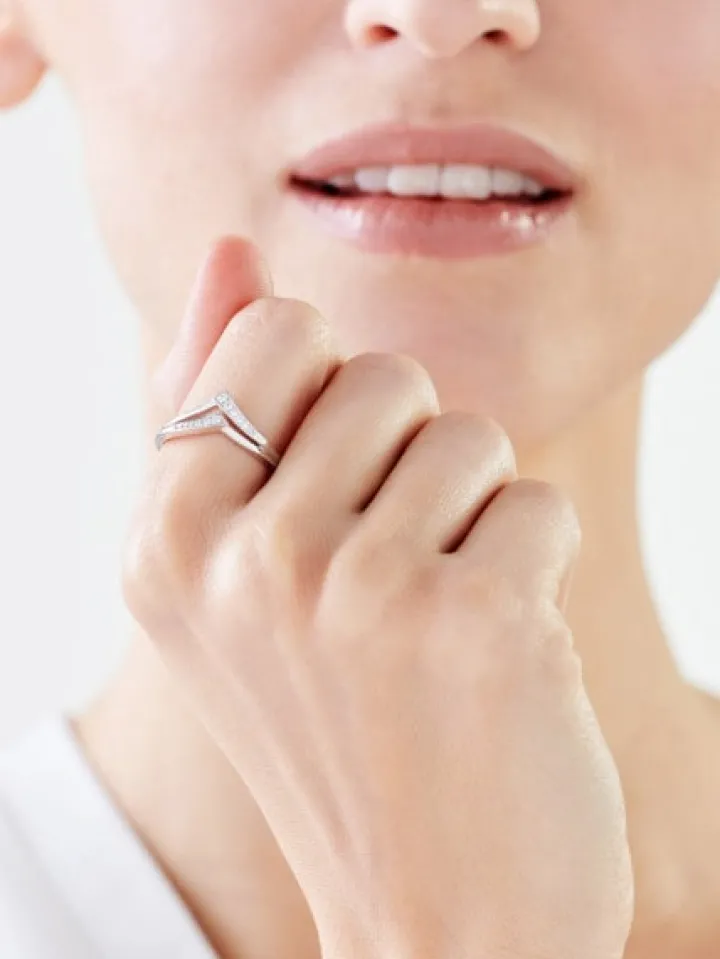 Pierścionek srebrny z cyrkoniami