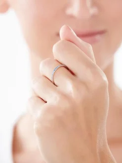 Pierścionek srebrny z cyrkoniami