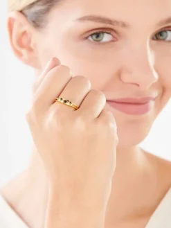 Pierścionek srebrny z cyrkoniami