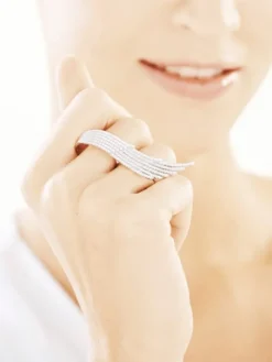 Pierścionek srebrny z cyrkoniami - skrzydło