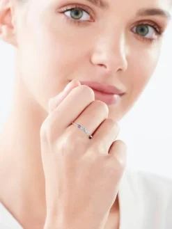 Pierścionek srebrny z cyrkoniami