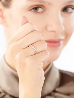 Pierścionek srebrny z cyrkoniami