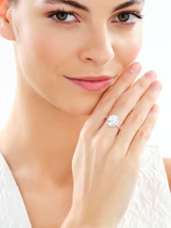 Pierścionek srebrny z cyrkoniami