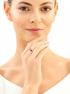 Pierścionek srebrny z cyrkoniami