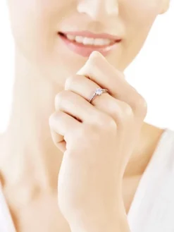 Pierścionek srebrny z cyrkoniami