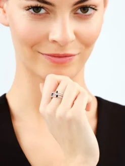 Pierścionek srebrny z cyrkoniami