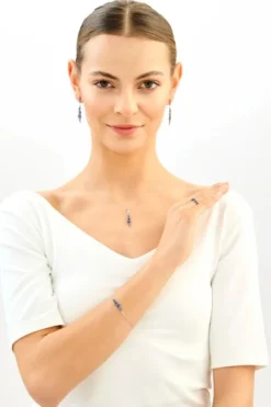 Pierścionek srebrny z cyrkoniami