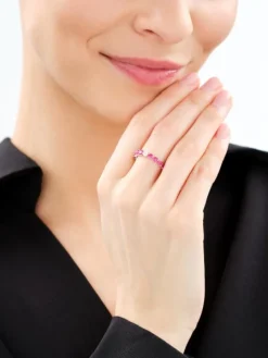 Pierścionek srebrny z korundem syntetycznym i cyrkonią - Eternity, serca