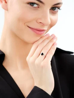 Pierścionek srebrny z onyksem i markasytami