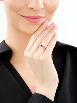 Pierścionek srebrny z onyksami i markasytami