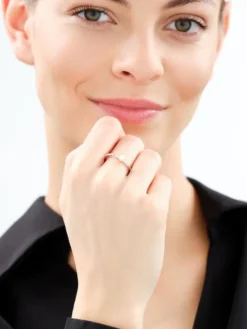 Pierścionek srebrny z perłą i cyrkoniami