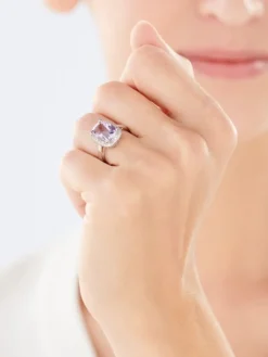 Pierścionek z białego złota z diamentami i ametystem - próba 585