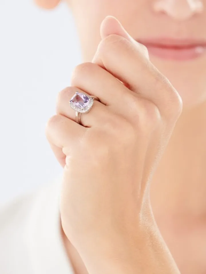 Pierścionek z białego złota z diamentami i ametystem - próba 585