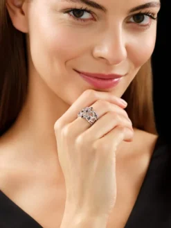 Pierścionek z białego złota z brylantami i szafirami - próba 585