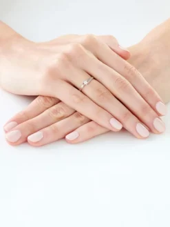 Pierścionek z białego złota z brylantem - 0,09 ct - próba 585