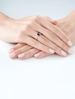 Pierścionek z białego złota z brylantem - 0,07 ct - próba 750