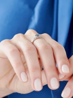 Pierścionek z białego złota z brylantami i rubinami - próba 585