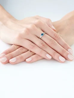 Pierścionek z białego złota z brylantami i rubinami - próba 585