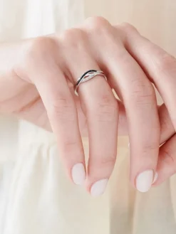 Pierścionek z białego złota z brylantami i perłą Tahiti - próba 585