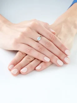 Pierścionek z białego złota z diamentami - 0,06 ct - próba 750