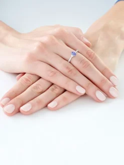 Pierścionek z białego złota z brylantami i tanzanitem - próba 585