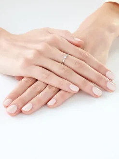 Pierścionek z białego złota  z brylantem - 0,03 ct - próba 375