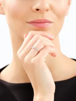 Pierścionek z białego złota z diamentami - 0,03 ct - próba 375