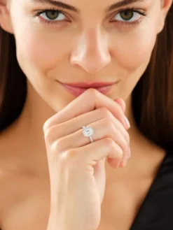 Pierścionek z białego złota z brylantami - 0,07 ct - próba 585