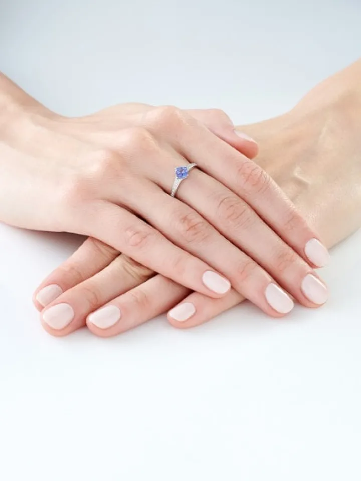 Pierścionek z białego złota z diamentami i tanzanitem - próba 585