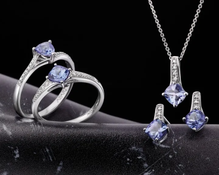 Pierścionek z białego złota z diamentami i tanzanitem - próba 585