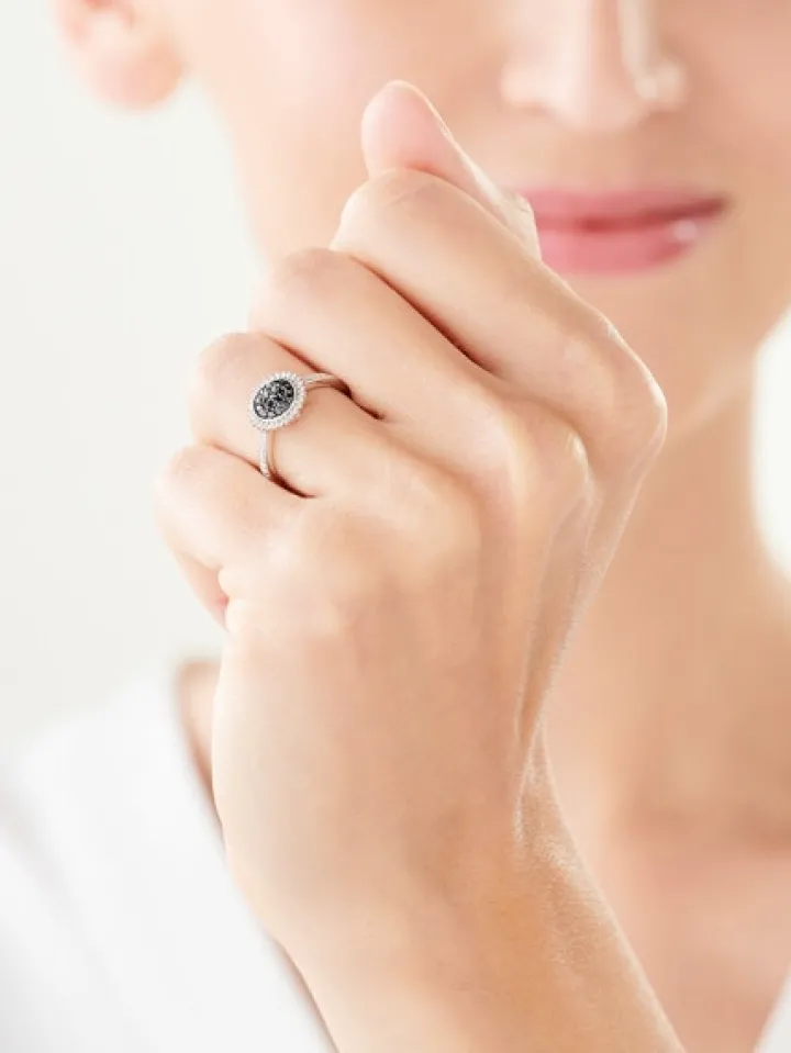 Pierścionek z białego złota z diamentami - 0,27 ct - próba 585