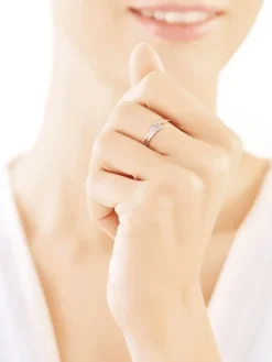 Pierścionek z białego złota z brylantami - 0,03 ct - próba 585