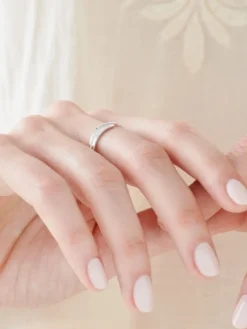 Pierścionek z białego złota z brylantami - 0,03 ct - próba 585