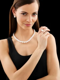 Pierścionek z białego złota z brylantami i perłą South Sea - próba 585