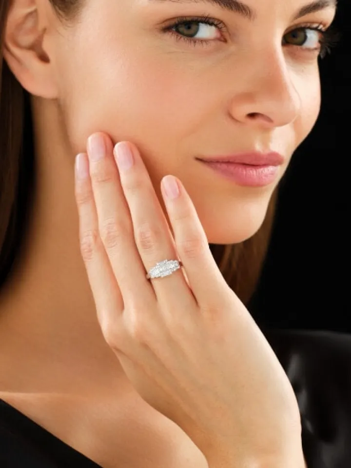 Pierścionek z białego złota z diamentami - 0,38 ct - próba 585