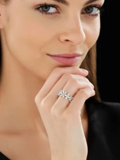 Pierścionek z białego złota z diamentami - kwiaty - 1,35 ct - próba 750