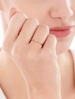 Pierścionek z różowego złota z diamentem - 0,003 ct - próba 375