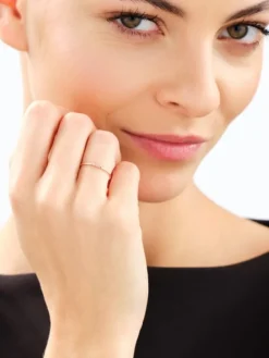 Pierścionek z różowego złota z diamentami - 0,01 ct - próba 375