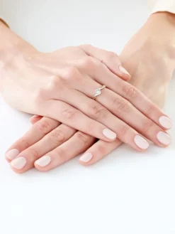 Pierścionek z żółtego i białego złota z brylantem - 0,02 ct - próba 585